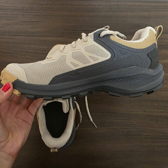 Oboz Beige and Black Hiking Shoes - Picture 3 of 5